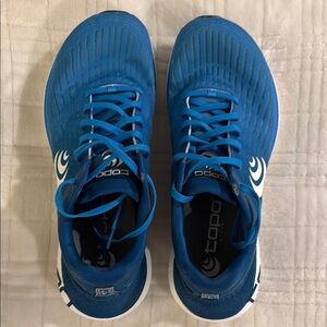 Topo Athletic Men’s Specter 2 Running Shoes (size 10.5, color Blue/White)